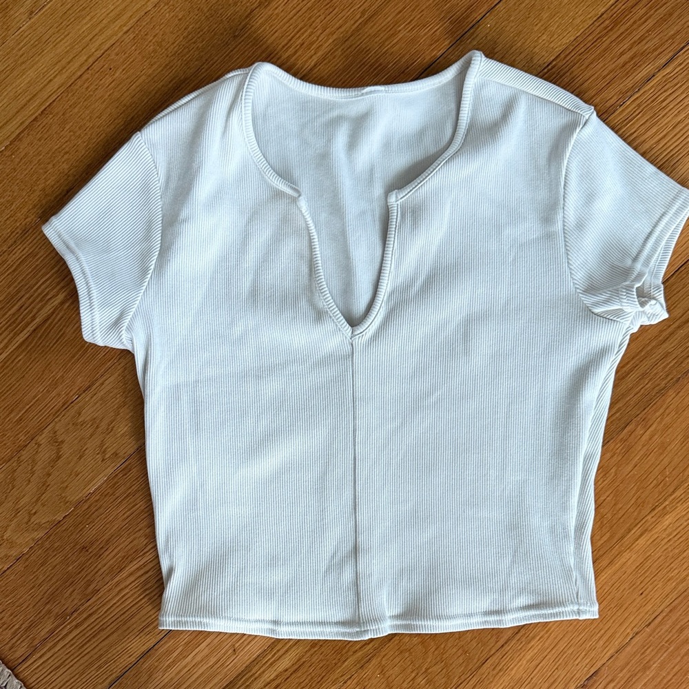 ALO Women’s White Ribbed Notch-Neck Tee